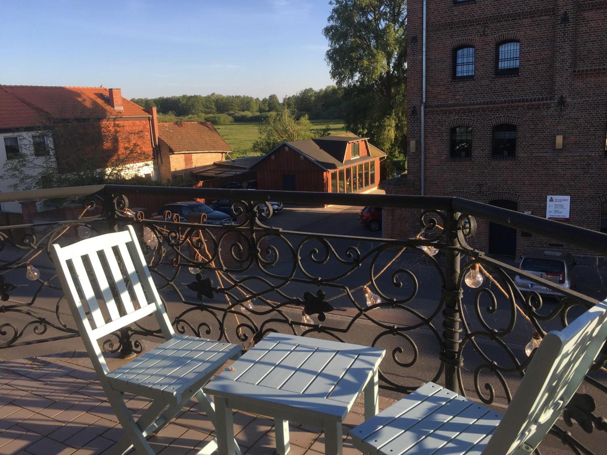 B&B Muehlenvilla Am Buetzower Hafen Exterior photo